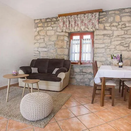 Lovely In With Wifi Appartamento Porec