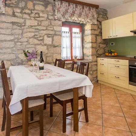 2 Bedroom Gorgeous In